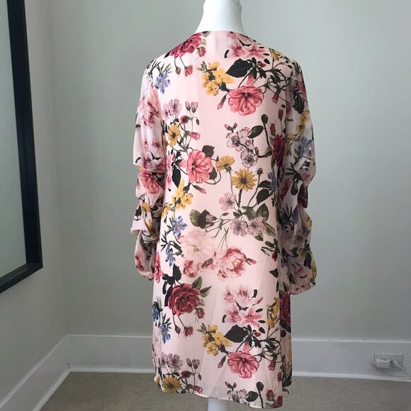 Vince Camuto V-Neck Floral Mini Dress | Pink Floral Pattern | Size 6 - Picture 4 of 10